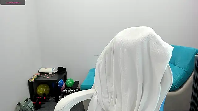 Snapshot of juliamurr_18 chatting on October 2025 12:57:01 AM juliamurr 18 online show from October 2025 12:57:01 AM