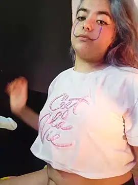 Lila Cox online show from October 2025 02:53:01 PM