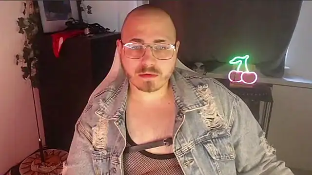 Snapshot of FabianKinky chatting on September 2025 06:06:02 AM FabianKinky online show from September 2025 06:06:02 AM