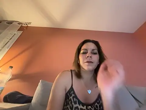 Snapshot of minettedusud chatting on November 2025 09:17:01 PM minettedusud online show from November 2025 09:17:01 PM