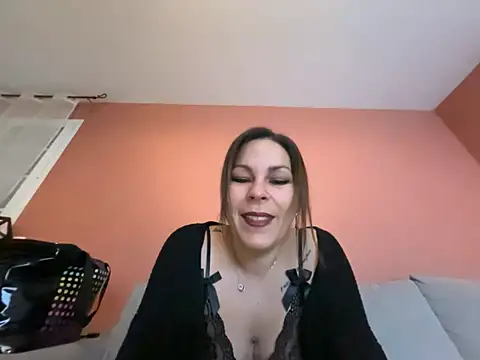 Snapshot of minettedusud chatting on February 2026 07:26:01 AM minettedusud online show from February 2026 07:26:01 AM