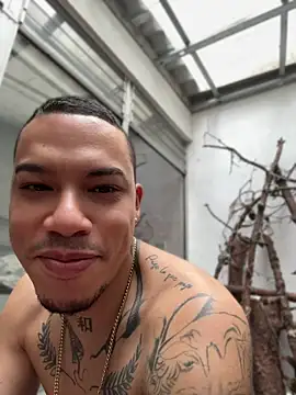 AlphaMasterXxx online show from May 2026 01:18:02 PM