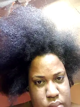 Snapshot of Karamelsaus chatting on October 2025 01:07:01 PM Karamelsaus online show from October 2025 01:07:01 PM