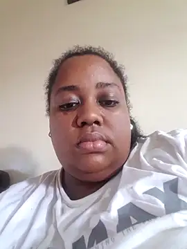 Snapshot of Karamelsaus chatting on November 2025 12:37:02 PM Karamelsaus online show from November 2025 12:37:02 PM