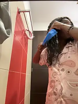 EmilyKisx online show from October 2025 01:31:02 PM