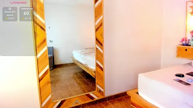 SoleneFontaine online show from September 2025 11:43:02 AM