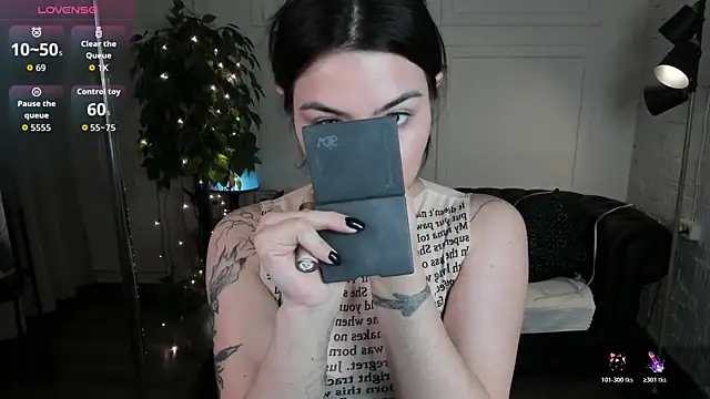 Dark Moni online show from April 2026 02:45:02 AM