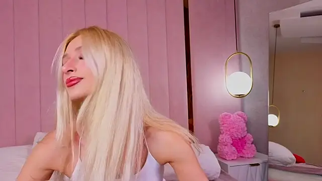 Monica Leen online show from October 2025 06:33:01 AM