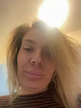 emmasweett11 online show from July 2026 04:19:01 AM