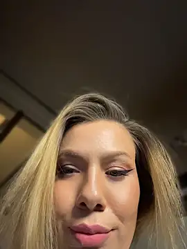 emmasweett11 online show from July 2026 07:52:02 PM