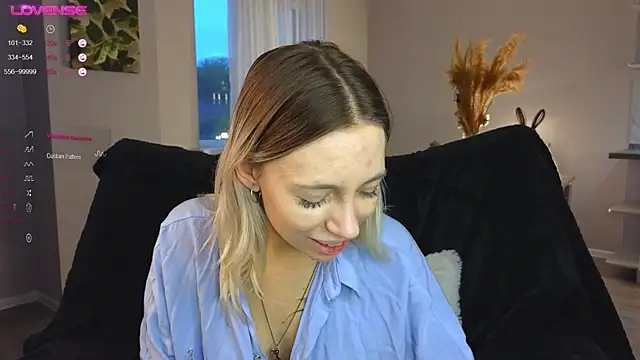 NyxaThorn online show from October 2025 02:37:01 PM