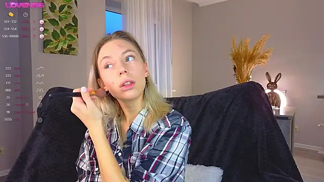 NyxaThorn online show from October 2025 02:39:02 PM