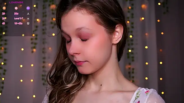 Snapshot of Tender_beauty chatting on July 2026 06:21:01 PM Tender beauty online show from July 2026 06:21:01 PM