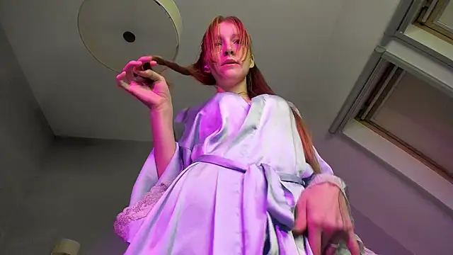 Snapshot of FoxieKiss chatting on October 2025 03:30:01 PM FoxieKiss online show from October 2025 03:30:01 PM