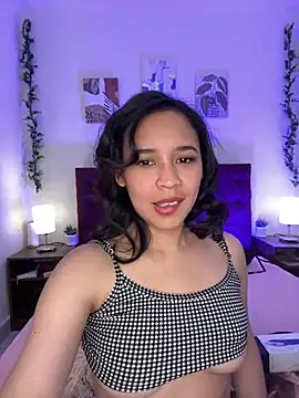 Esmeraldagh  online show from September 2025 01:33:01 PM