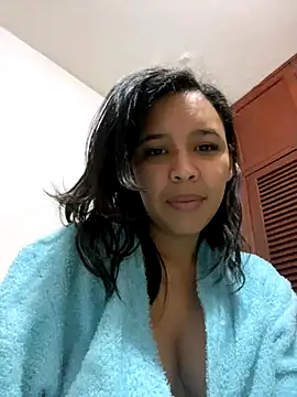 Esmeraldagh  online show from September 2025 03:00:02 PM