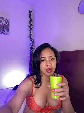 Esmeraldagh  online show from September 2025 03:35:02 PM