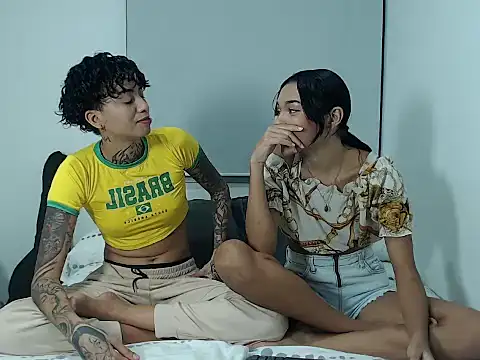 Snapshot of ParisAndVi chatting on September 2025 11:38:02 PM ParisAndVi online show from September 2025 11:38:02 PM