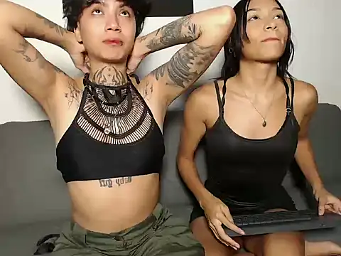 Snapshot of ParisAndVi chatting on October 2025 12:14:01 AM ParisAndVi online show from October 2025 12:14:01 AM