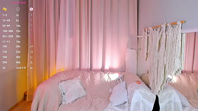 Snapshot of MilliMouse chatting on September 2025 10:32:02 PM MilliMouse online show from September 2025 10:32:02 PM