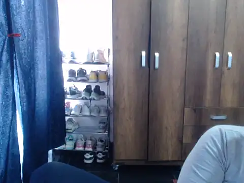 cloequeen15 online show from November 2025 05:59:01 PM