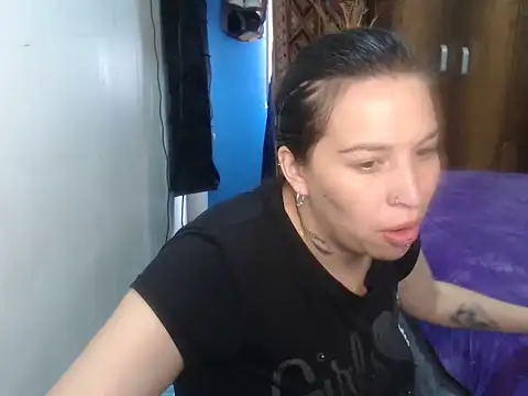 cloequeen15 online show from March 2026 04:45:02 PM