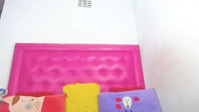 LoloQueen5 online show from April 2026 08:17:01 PM