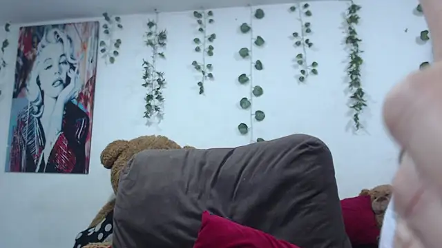 Snapshot of Samanta_milf84 chatting on January 2026 05:56:01 AM Samanta milf84 online show from January 2026 05:56:01 AM