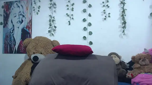 Snapshot of Samanta_milf84 chatting on February 2026 11:32:02 PM Samanta milf84 online show from February 2026 11:32:02 PM