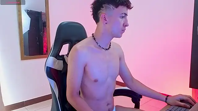 Snapshot of Mike_Benelli chatting on October 2025 12:25:02 PM Mike Benelli online show from October 2025 12:25:02 PM