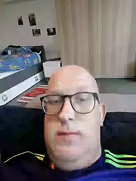 Snapshot of geilerd122 chatting on October 2025 04:37:01 PM geilerd122 online show from October 2025 04:37:01 PM