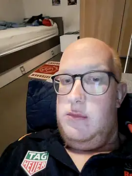 Snapshot of geilerd122 chatting on October 2025 05:41:02 PM geilerd122 online show from October 2025 05:41:02 PM