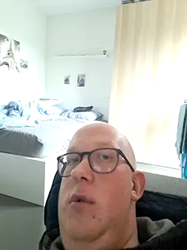 Snapshot of geilerd122 chatting on February 2026 02:37:01 PM geilerd122 online show from February 2026 02:37:01 PM