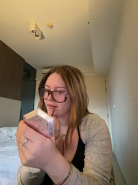 cherryrosealiee online show from July 2026 11:46:01 AM