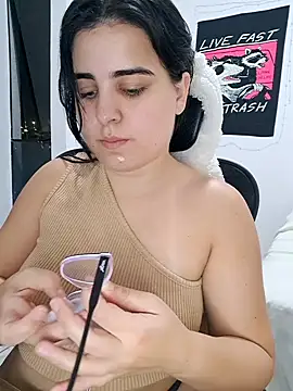 Snapshot of CutteGirl99 chatting on September 2025 11:37:01 PM CutteGirl99 online show from September 2025 11:37:01 PM