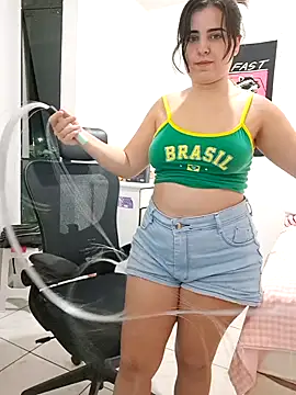 Snapshot of CutteGirl99 chatting on October 2025 01:27:01 AM CutteGirl99 online show from October 2025 01:27:01 AM