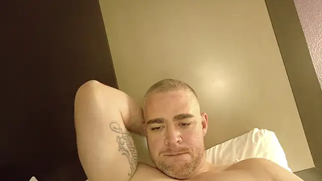 Snapshot of Dallasbest214 chatting on October 2025 07:42:01 AM Dallasbest214 online show from October 2025 07:42:01 AM