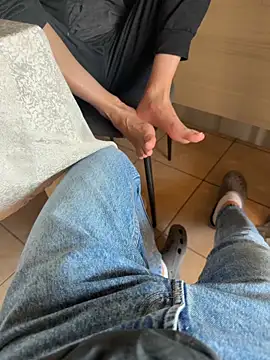 maialexte online show from April 2026 03:22:02 PM