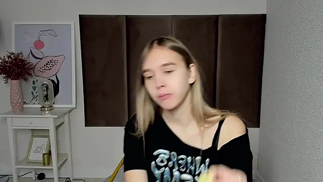 Snapshot of Vel1ka chatting on October 2025 04:15:01 AM Vel1ka online show from October 2025 04:15:01 AM