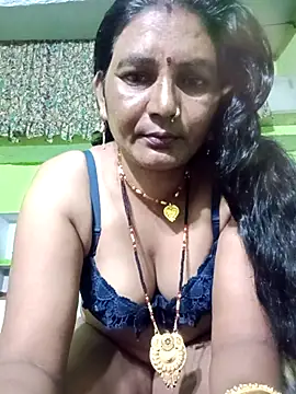 Snapshot of ZIVAA chatting on December 2025 09:25:01 AM ZIVAA online show from December 2025 09:25:01 AM