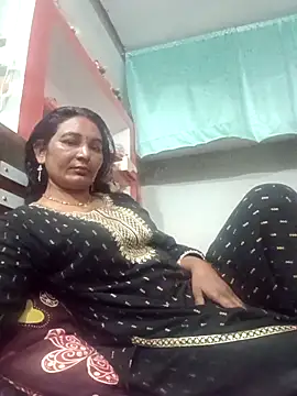 Snapshot of ZIVAA chatting on January 2026 05:22:01 AM ZIVAA online show from January 2026 05:22:01 AM