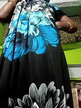 Snapshot of ZIVAA chatting on February 2026 04:32:01 AM ZIVAA online show from February 2026 04:32:01 AM