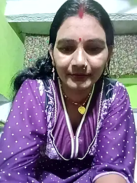 Snapshot of ZIVAA chatting on April 2026 09:10:01 AM ZIVAA online show from April 2026 09:10:01 AM