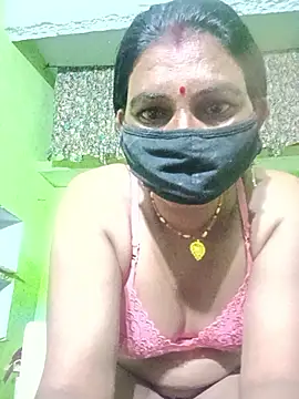 Snapshot of ZIVAA chatting on April 2026 05:24:02 PM ZIVAA online show from April 2026 05:24:02 PM