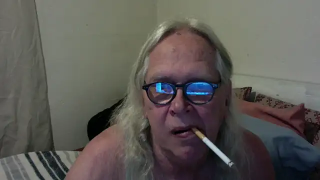 Snapshot of OldLadySara chatting on May 2026 03:23:01 AM OldLadySara online show from May 2026 03:23:01 AM