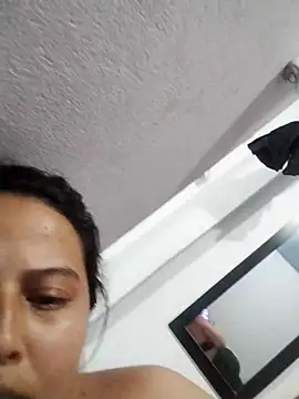 Snapshot of yelezia chatting on October 2025 12:38:01 AM yelezia online show from October 2025 12:38:01 AM