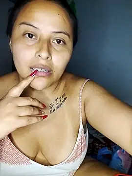 Snapshot of yelezia chatting on October 2025 04:21:01 AM yelezia online show from October 2025 04:21:01 AM