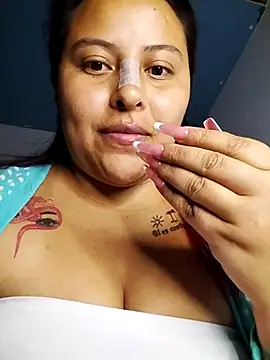 Snapshot of yelezia chatting on October 2025 10:05:01 AM yelezia online show from October 2025 10:05:01 AM