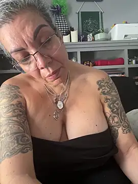 dieseldame1313 online show from February 2026 04:47:02 PM