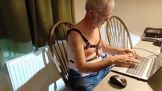 Snapshot of ewaldwillems99 chatting on September 2025 01:35:02 PM ewaldwillems99 online show from September 2025 01:35:02 PM